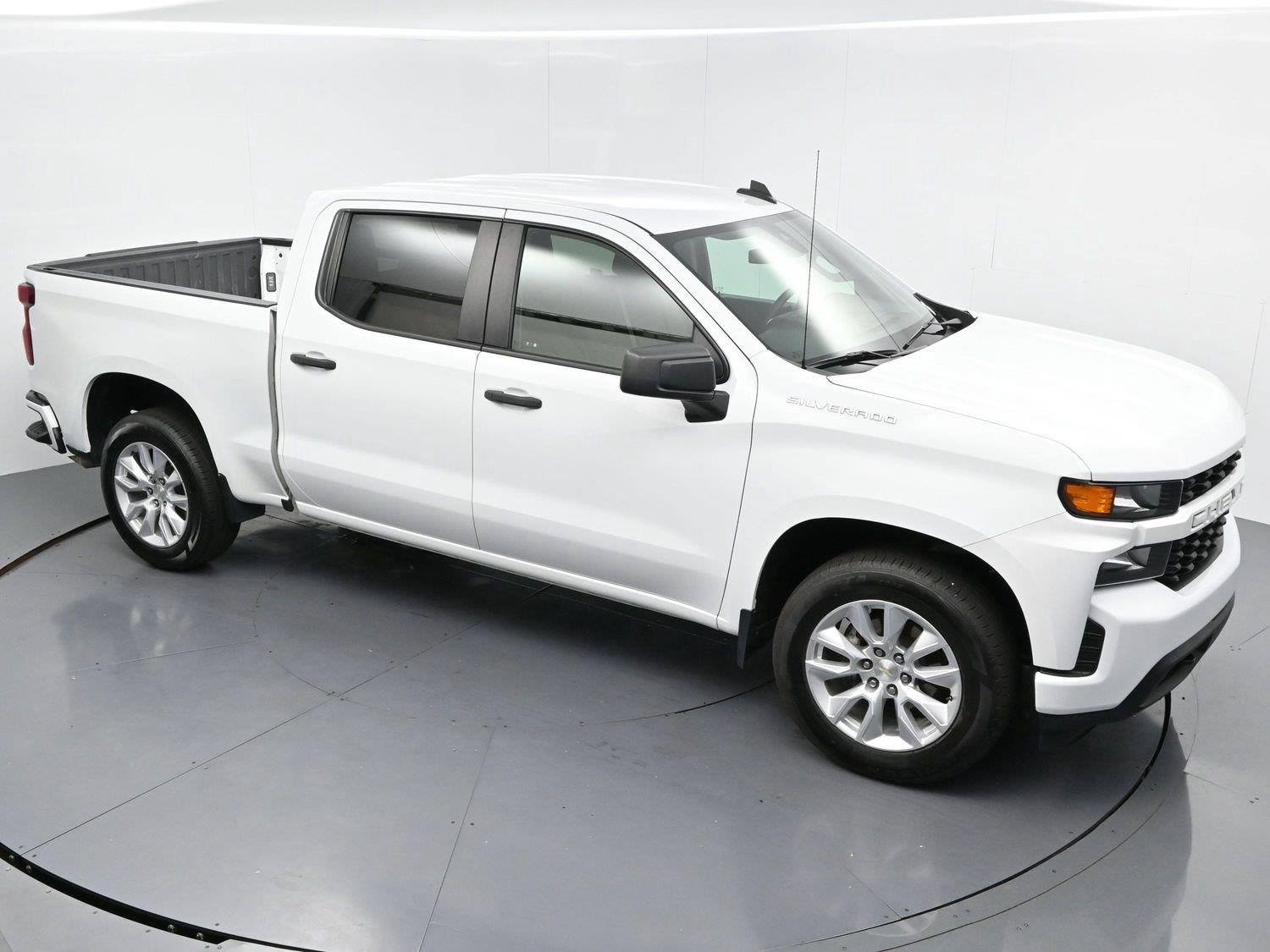Used 2022 Summit White Chevrolet Custom image 35