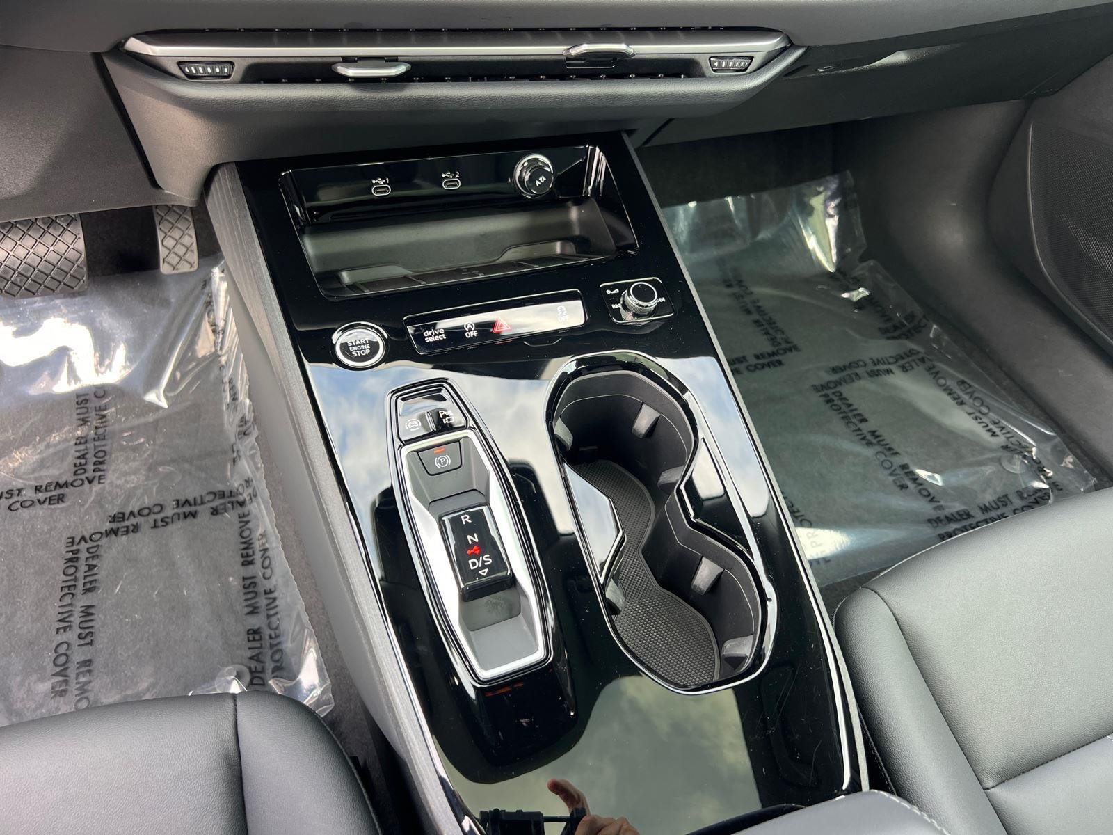 Used 2025 Florett Silver Metallic Audi Premium Plus image 32