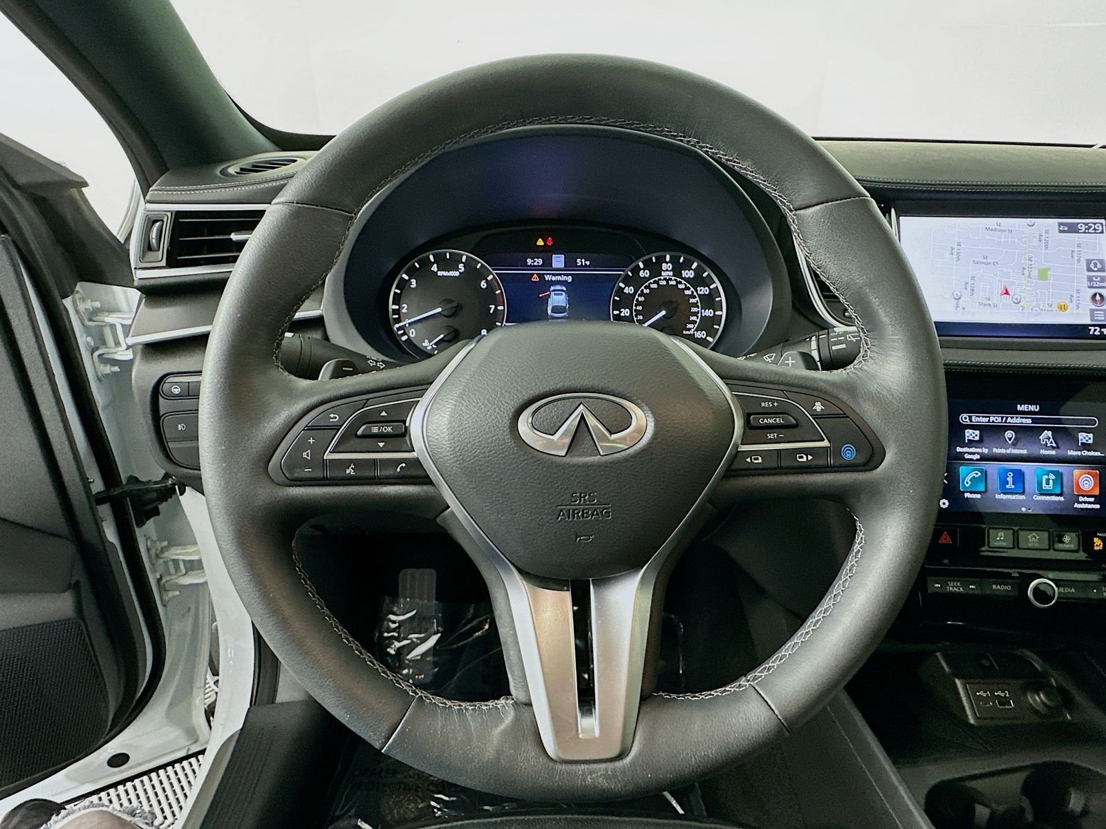 Used 2025 Radiant White INFINITI ESSENTIAL image 10