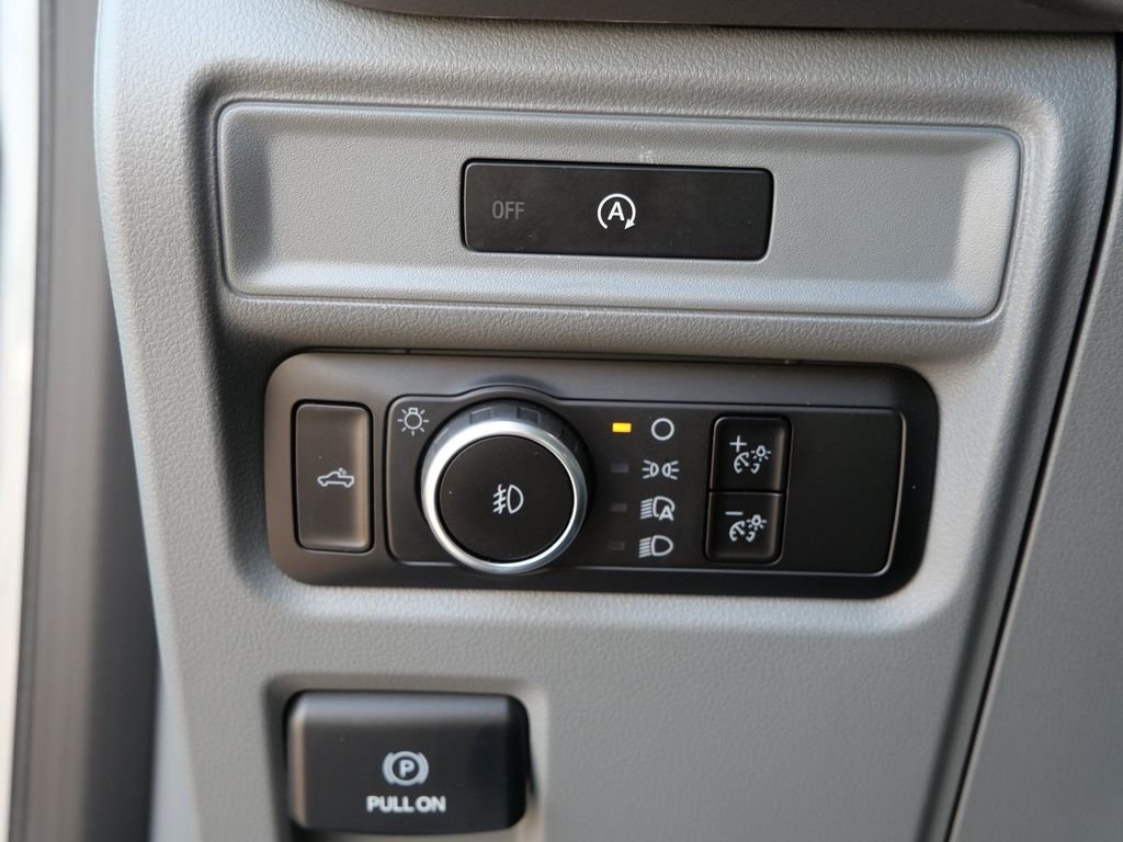 Used 2025 Silver Ford XLT image 22
