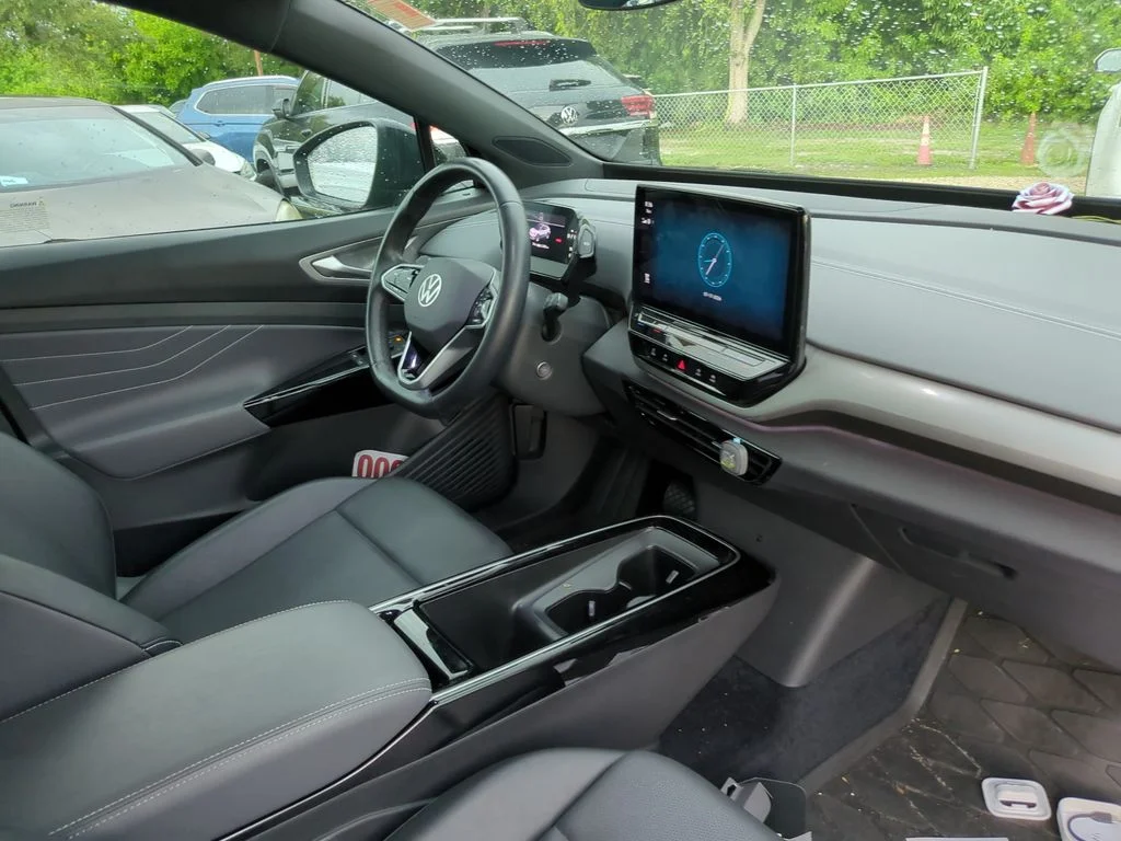 Used 2023 Black Volkswagen Pro image 6