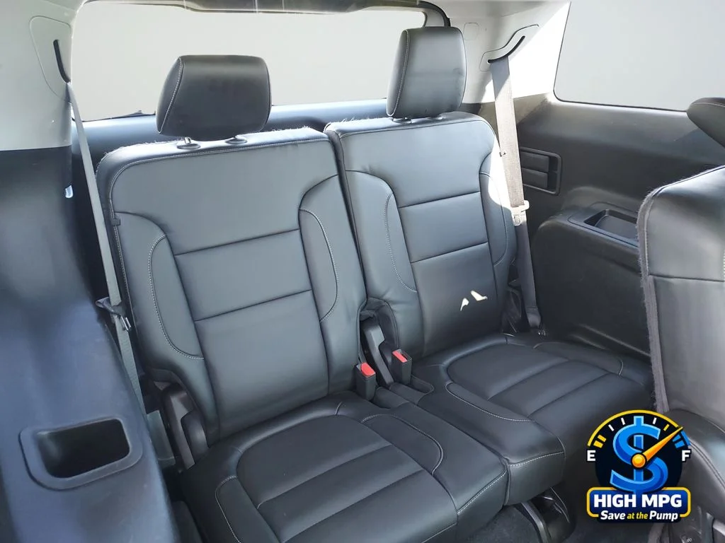 Used 2017 Silver GMC SLT-2 image 32