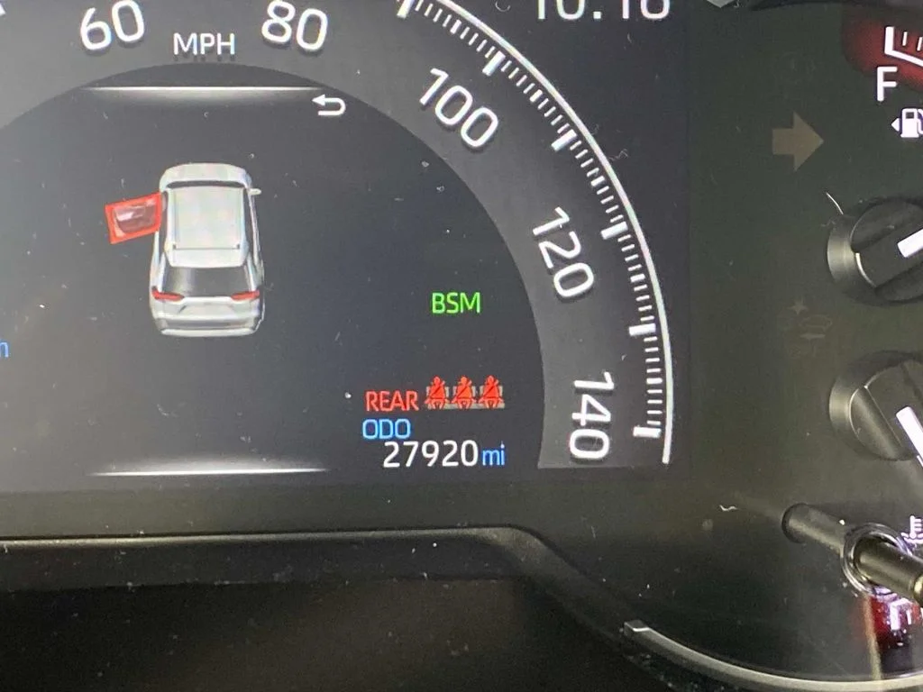 Used 2023 White Toyota XLE image 20