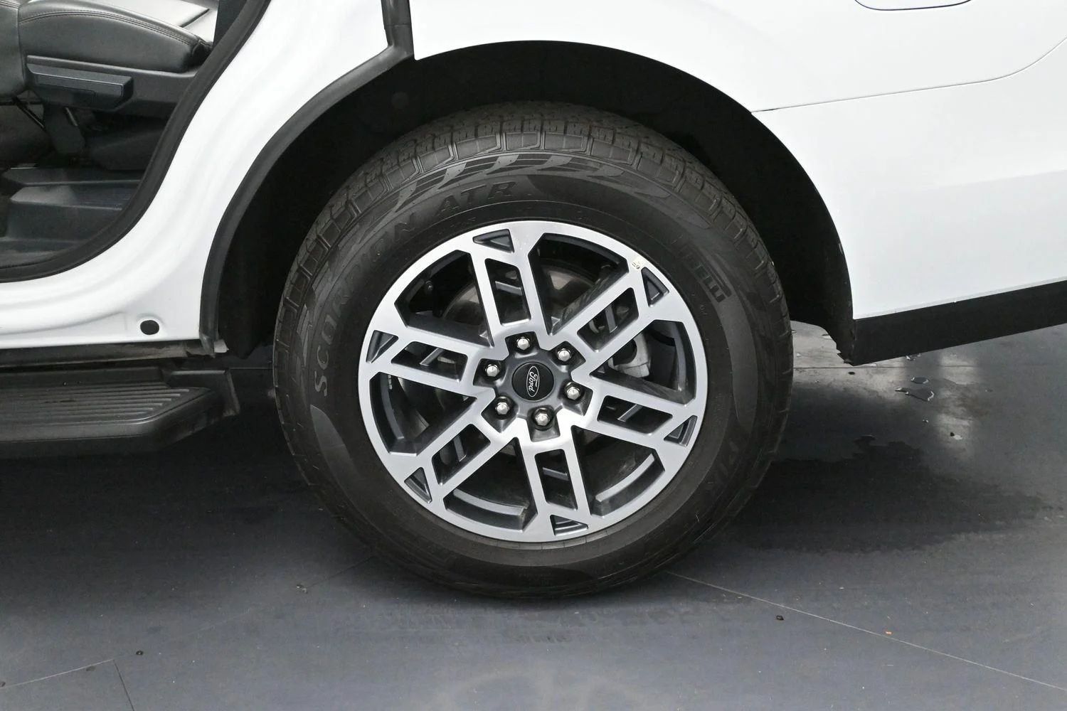 Used 2025 White Ford Active image 40
