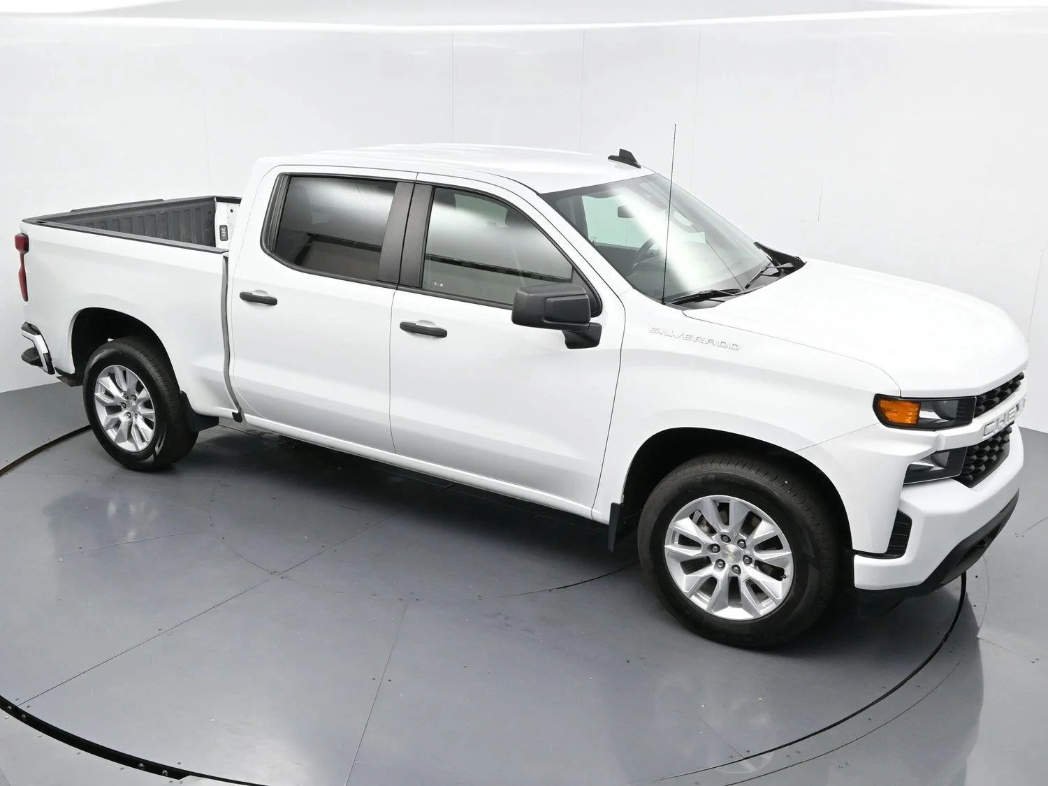 Used 2022 Summit White Chevrolet Custom image 35