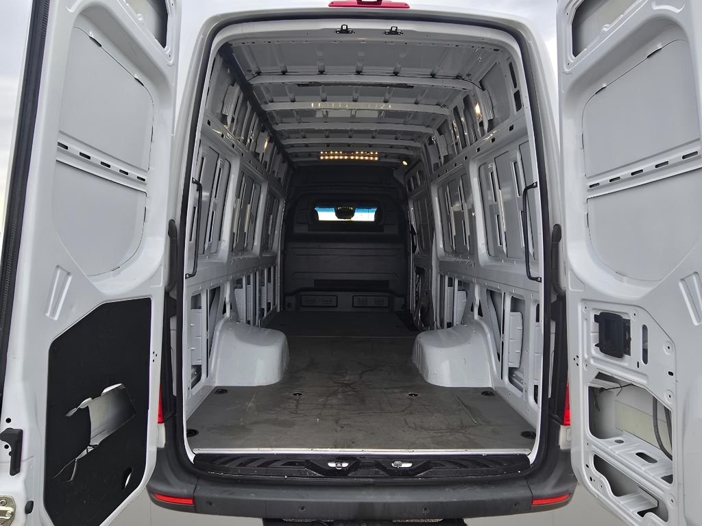 Used 2022 Arctic White Mercedes-Benz High Roof V6 image 17