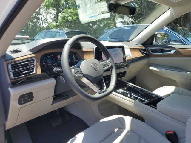 New 2026 White Volkswagen 2.0T SE w/Technology image 18
