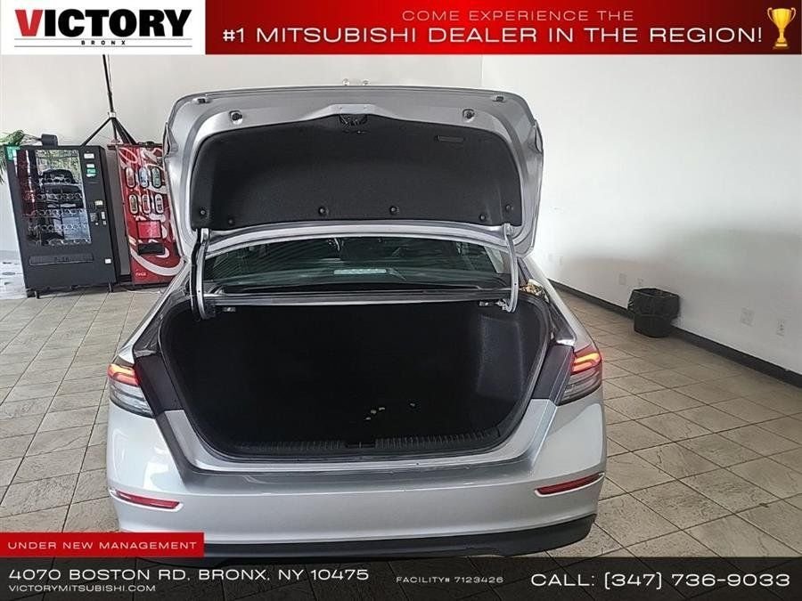 Used 2023 Silver Honda EX image 22