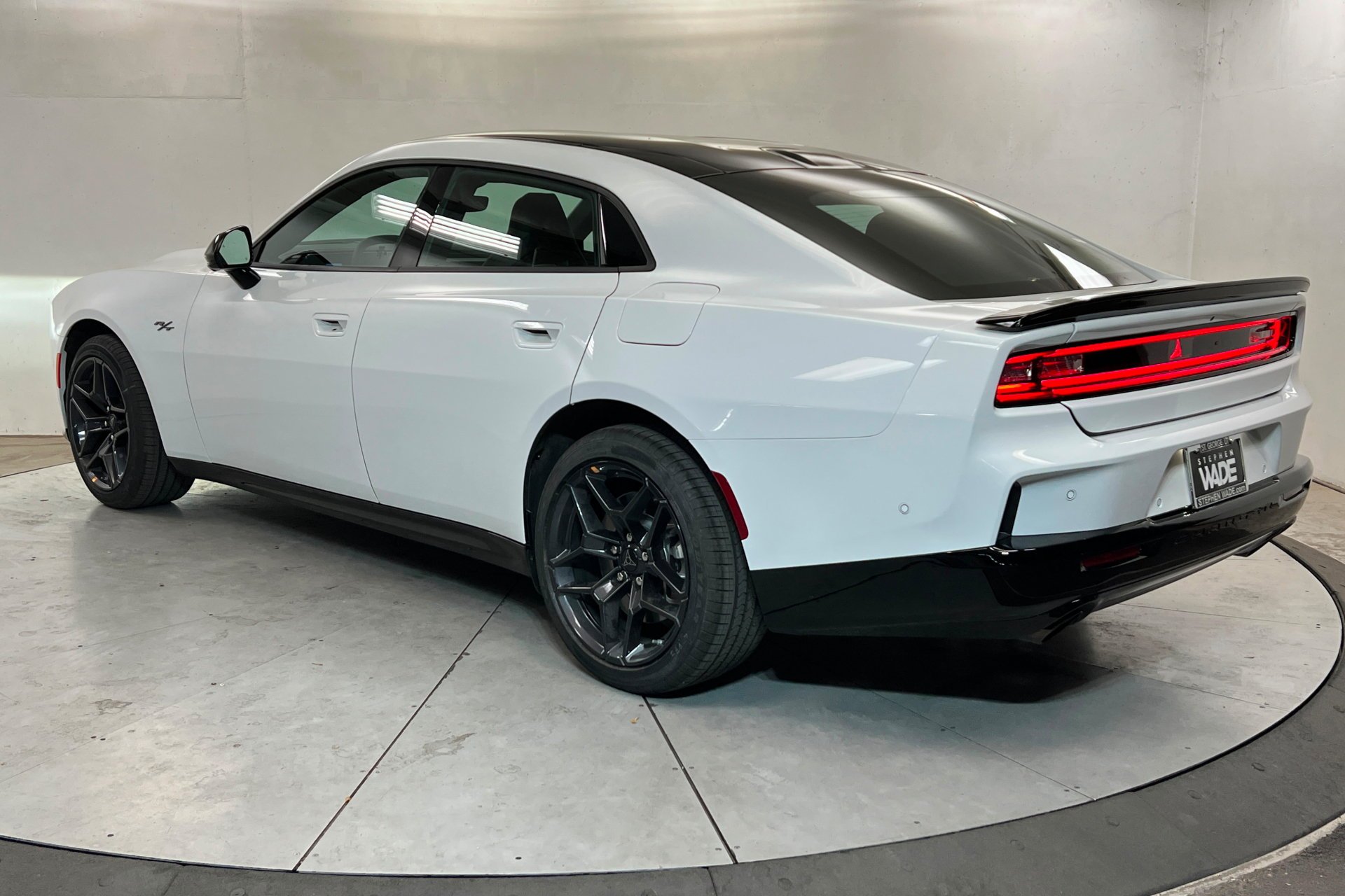 New 2026 White Knuckle Exterior Paint Dodge R/T Plus image 3