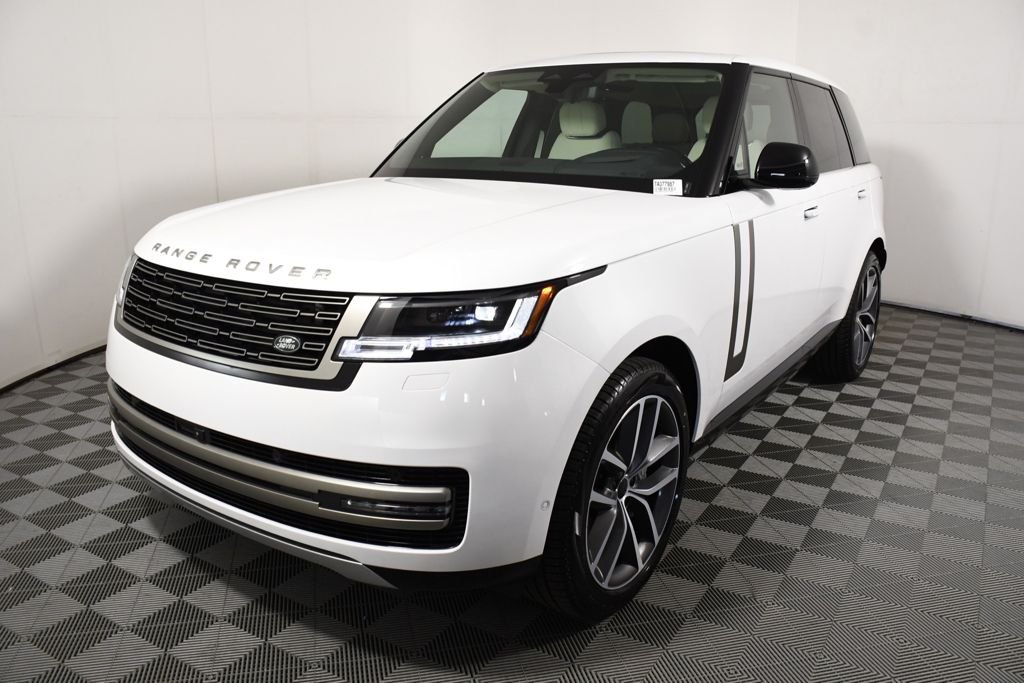 New 2026 Ostuni Perl Wh Land Rover SE image 1