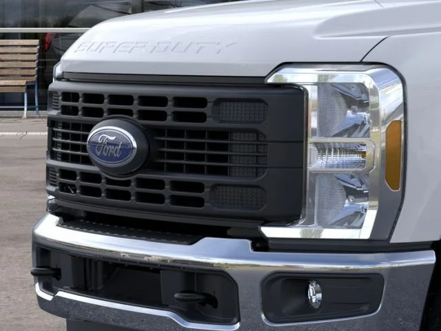 New 2026 Oxford White Ford XL image 17
