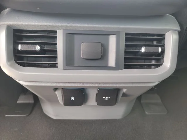 Used 2024 Blue Ford XLT image 16