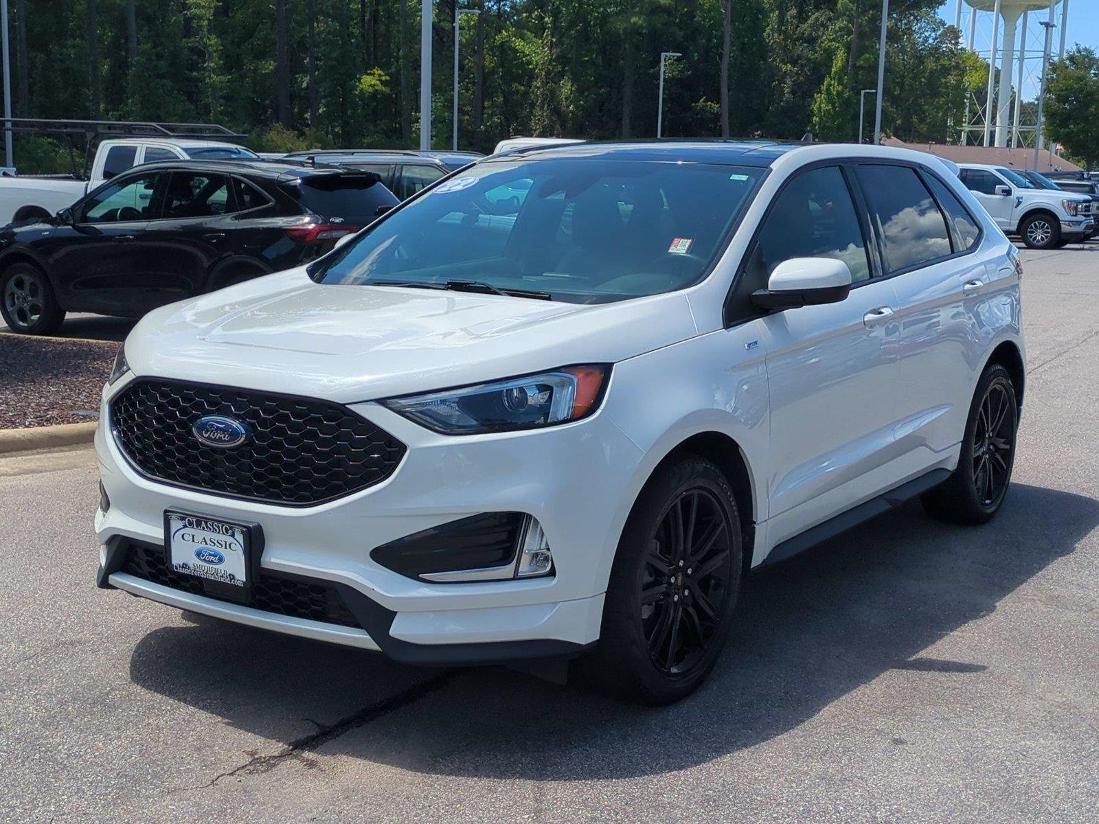 Used 2022 Star White Metallic Tri-Coat Ford ST-Line image 1