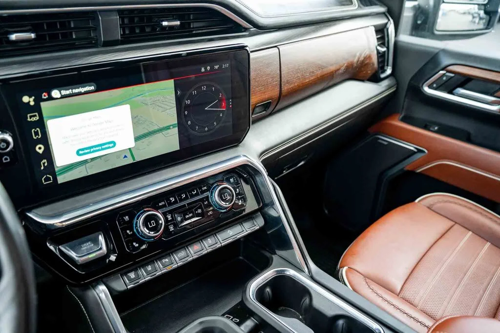 Used 2025 Silver GMC Denali Ultimate image 18