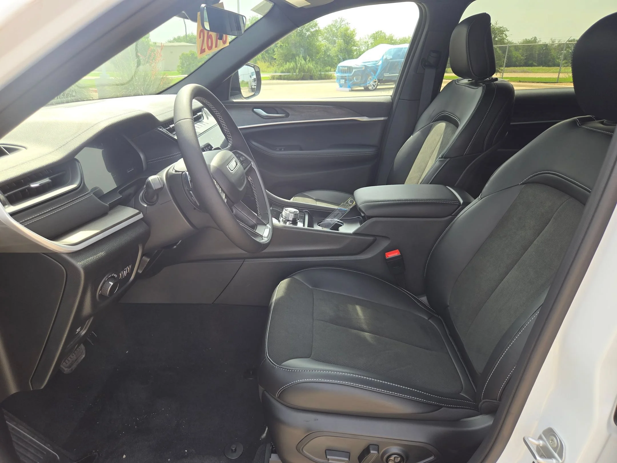 New 2026 Bright White Clearcoat Jeep Altitude image 9