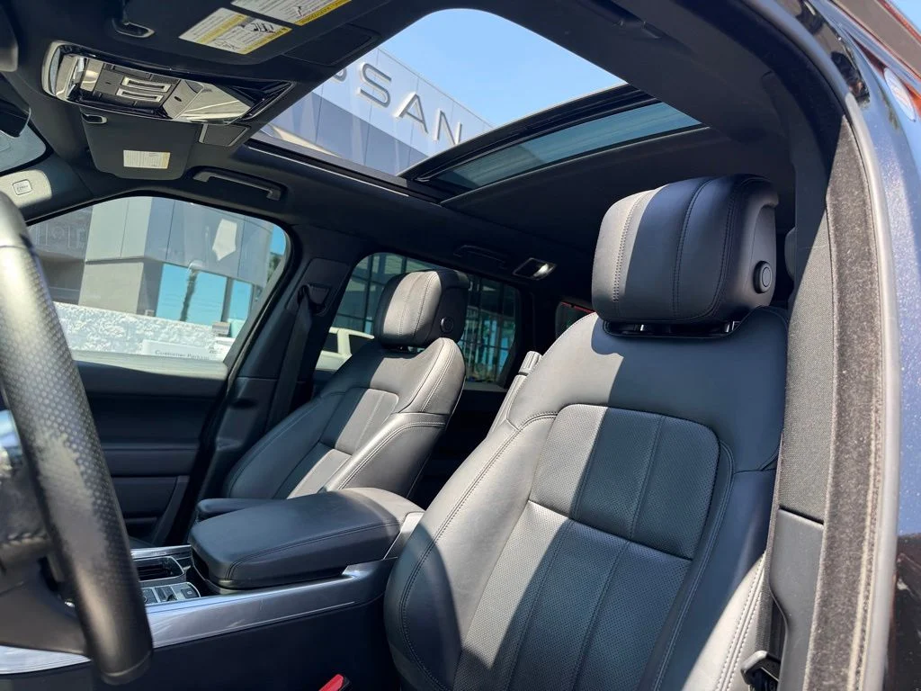Used 2020 Black Land Rover HSE image 14