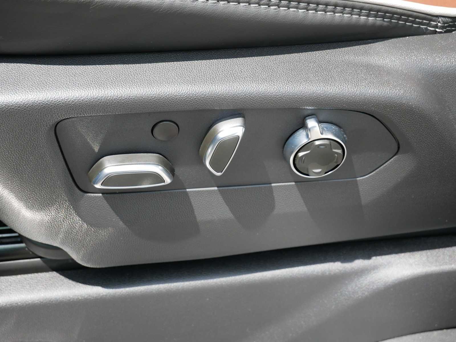 2026 GMC Sierra 3500HD Denali Ultimate - Photo 17