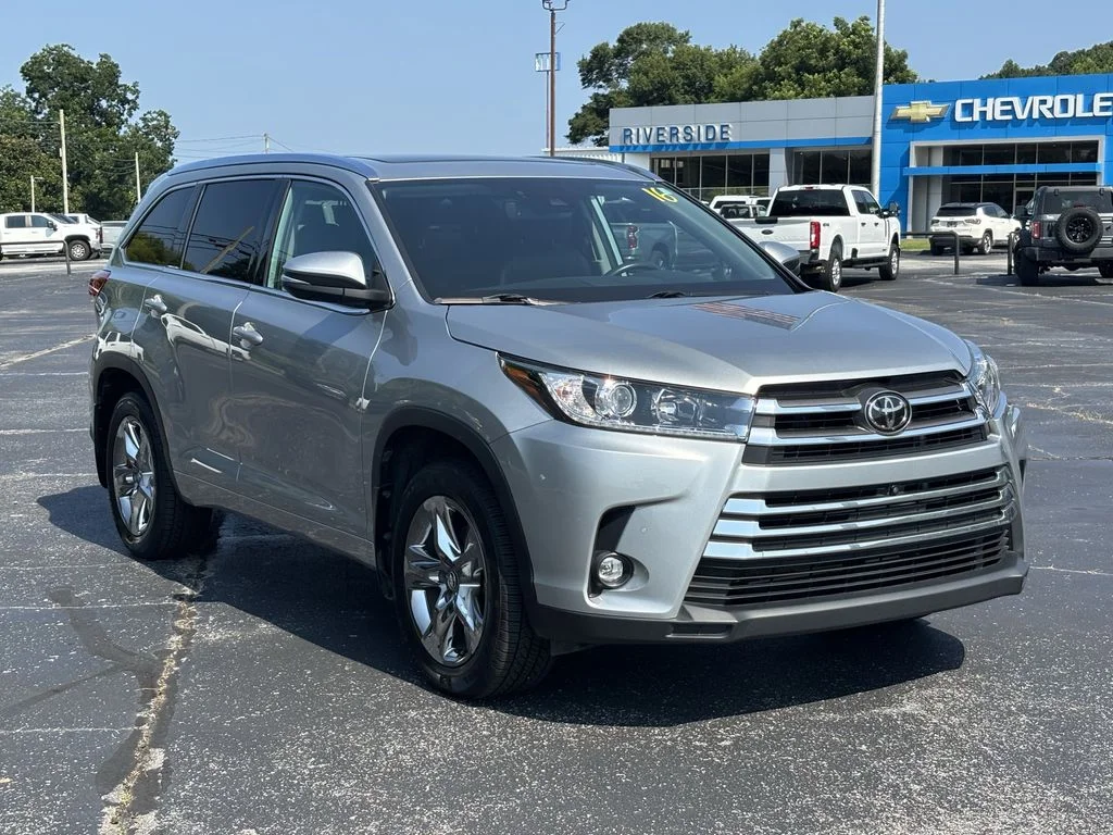 Used 2019 Silver Toyota Limited Platinum image 4
