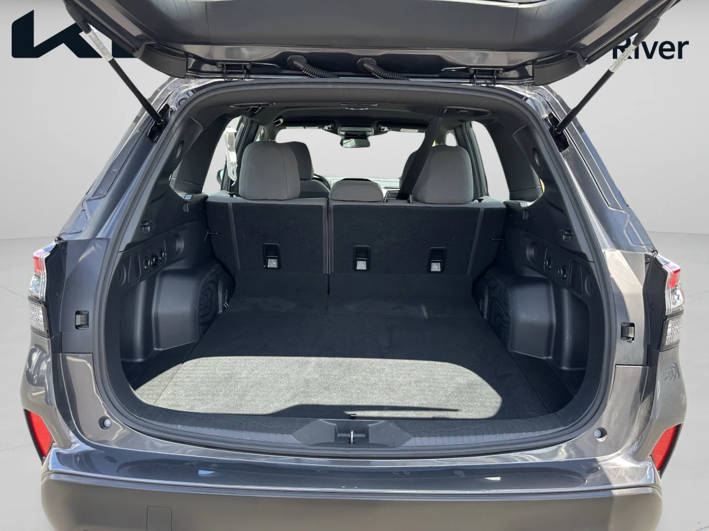 Used 2025 Magnetite Gray Metallic Subaru Base image 11