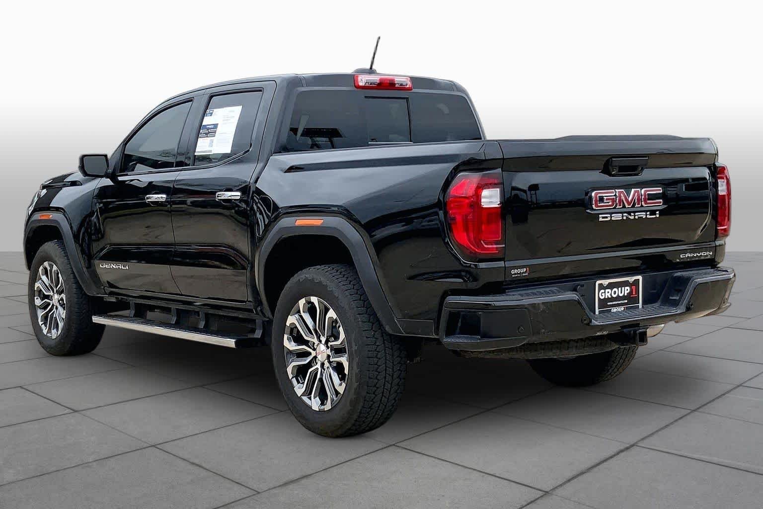 Used 2026 Onyx Black GMC 4WD Denali image 11