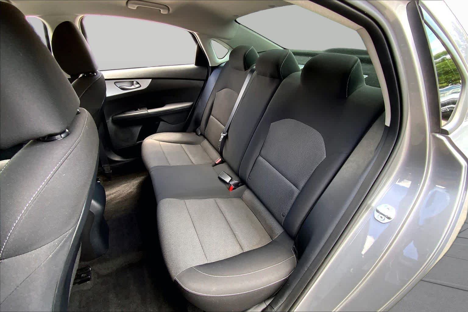 Used 2024 Steel Gray Kia LXS image 19