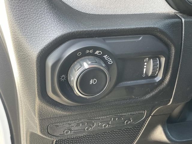 Used 2024 White Jeep Sport S image 18
