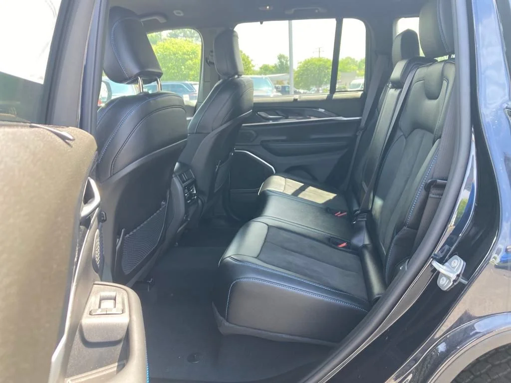 New 2024 Midnight Sky Exterior Paint Jeep Trailhawk 4xe image 16