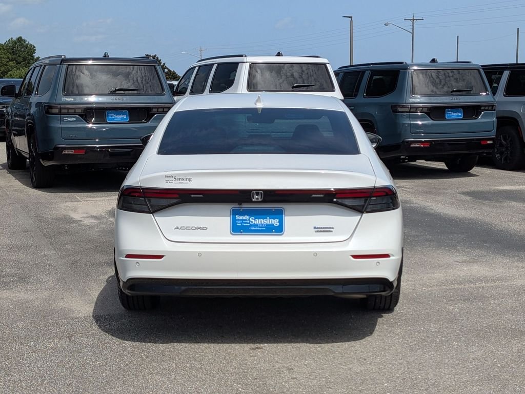Used 2024 White Honda Touring image 4