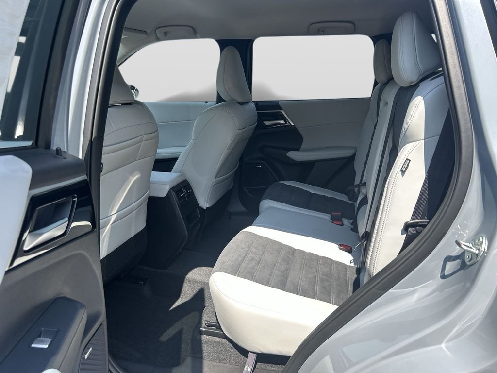 New 2026 MOONSTONE GRY M Mitsubishi SE image 16