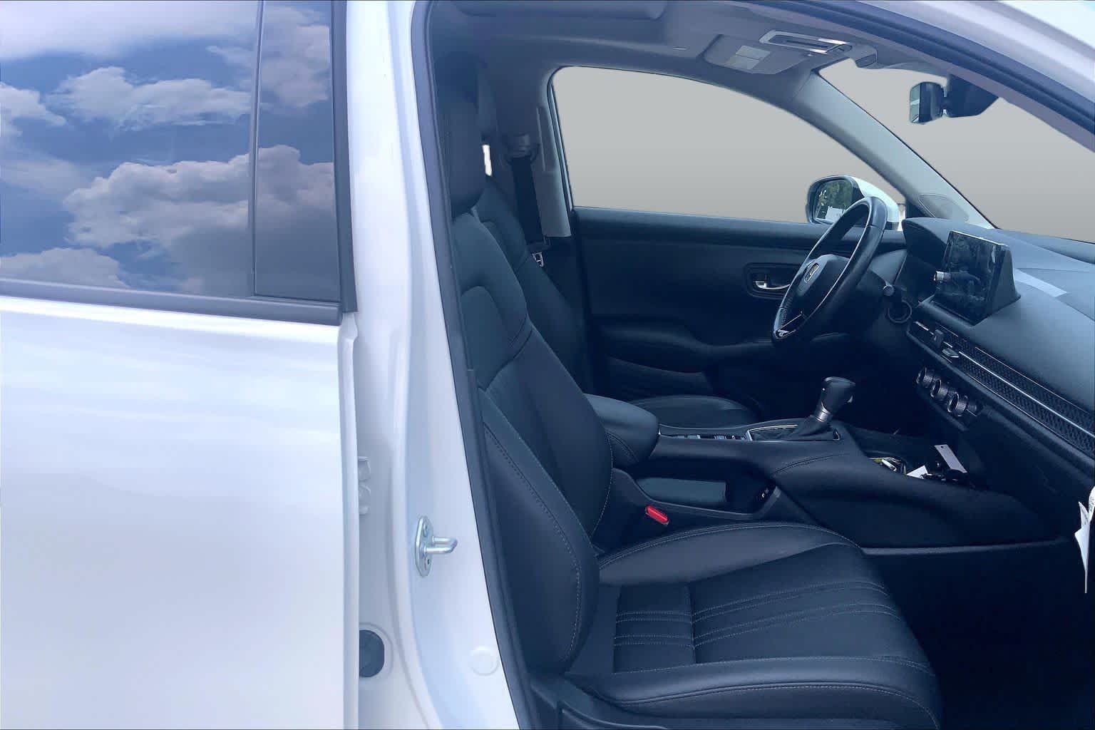 Used 2024 Platinum White Pearl Honda EX-L image 9