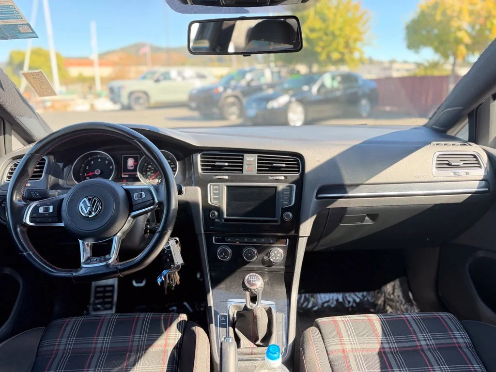 Used 2017 Black Volkswagen S image 12