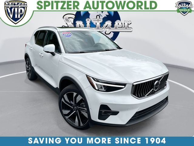2024 Volvo XC40 B5 Plus Bright Theme