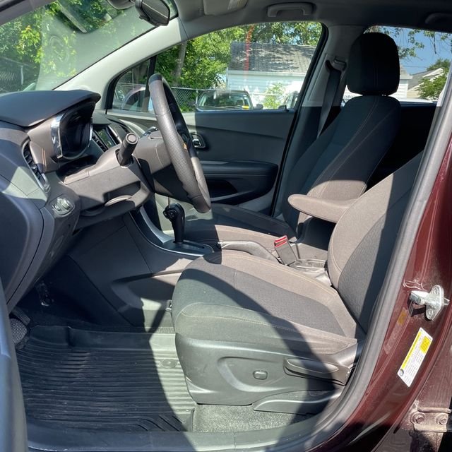 Used 2020 Red Chevrolet LS image 5