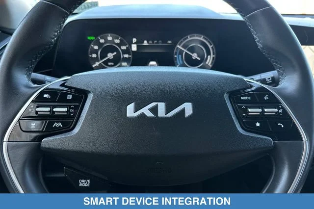Used 2024 Black Kia Wind image 26