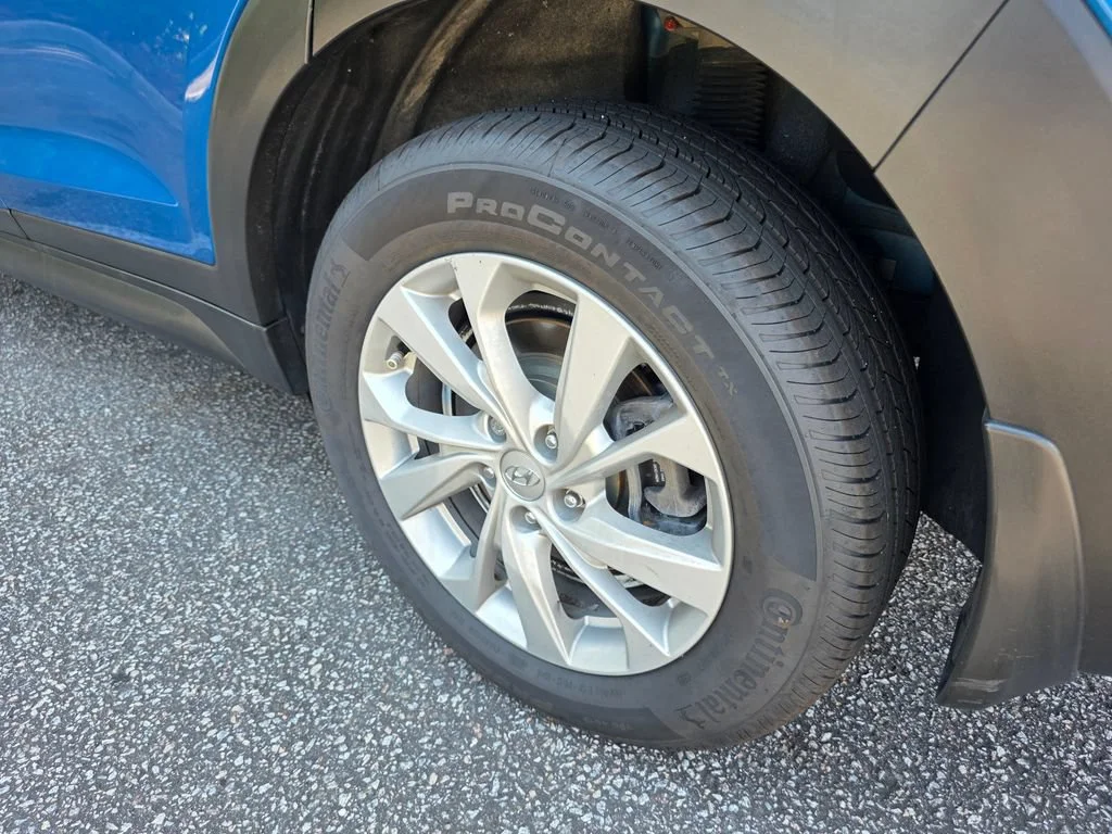 Used 2019 Blue Hyundai SE image 29