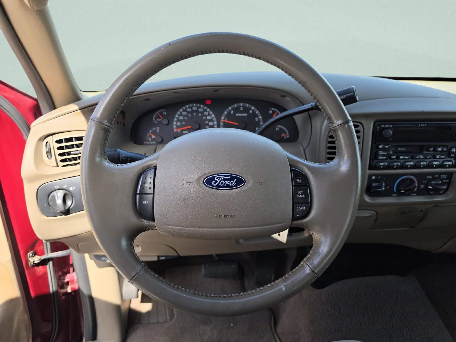 Used 2003 Red Ford  image 20