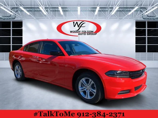 Used 2023 Red Dodge SXT image 1