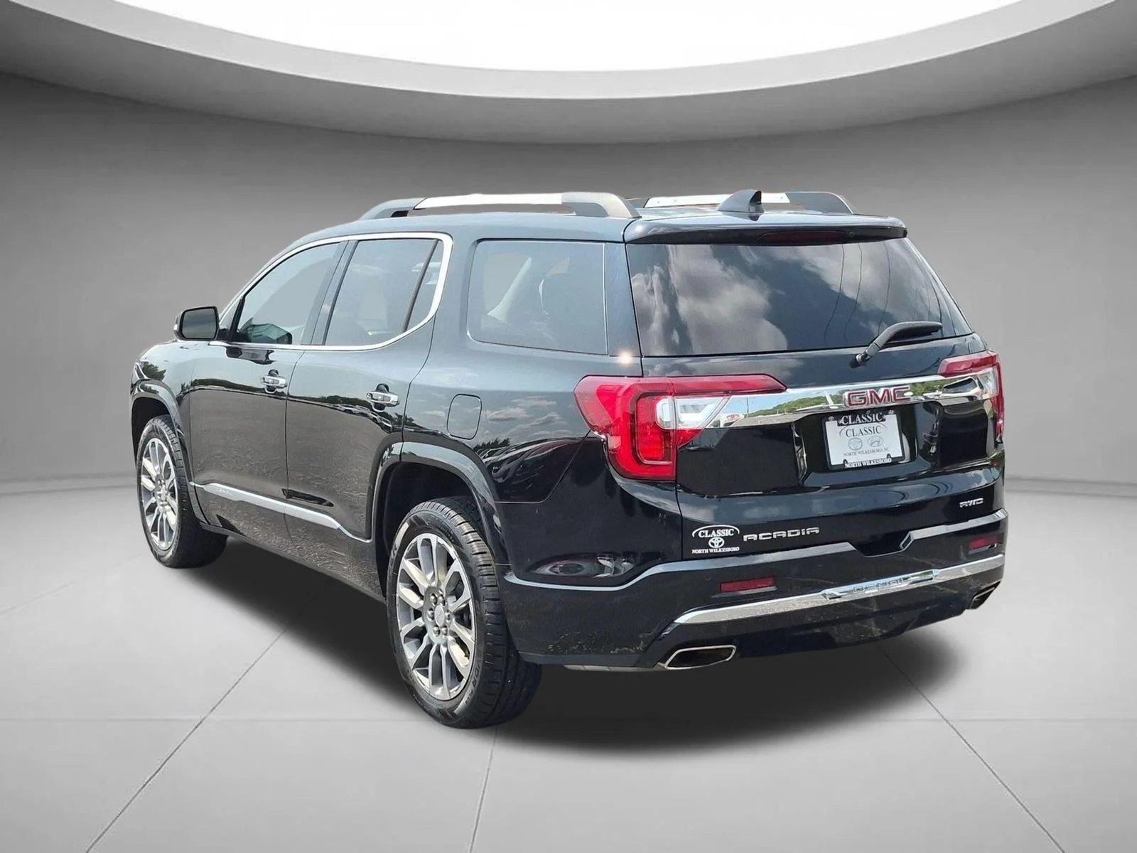 Used 2023 Ebony Twilight Metallic GMC Denali image 3