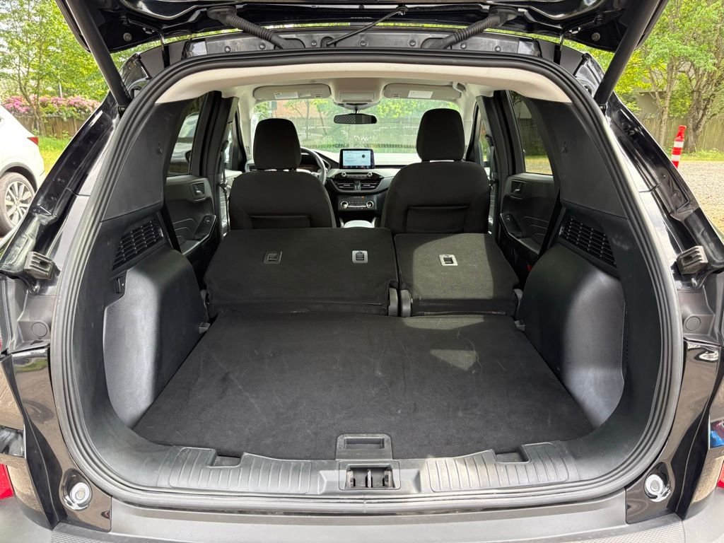 Used 2024 Black Metallic Ford Active image 24