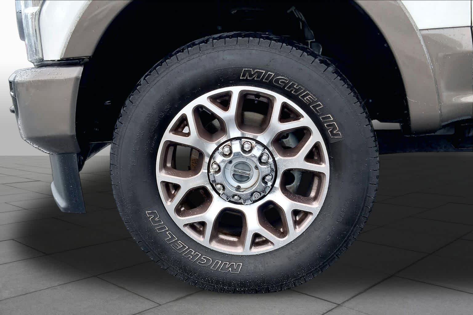 Used 2022 Star White Ford King Ranch image 11