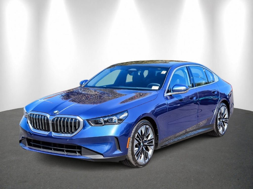 2026 BMW 5 Series photo 3