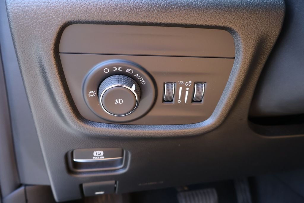 Used 2022 Bright White Clea Jeep Summit image 19