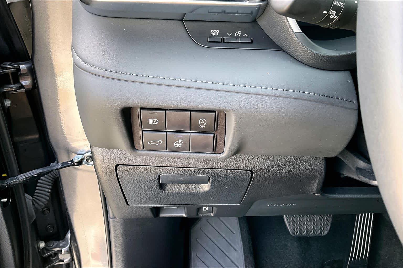 Used 2024 Magnetic Gray Metallic Toyota Limited image 32