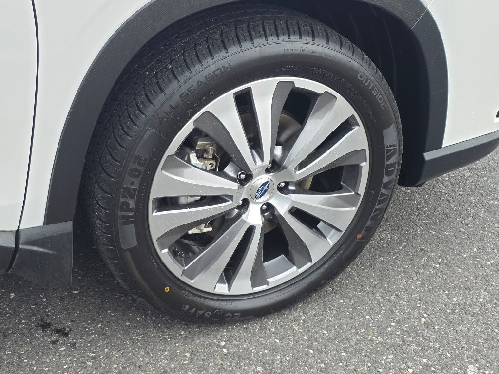 Used 2022 White Subaru Limited image 19