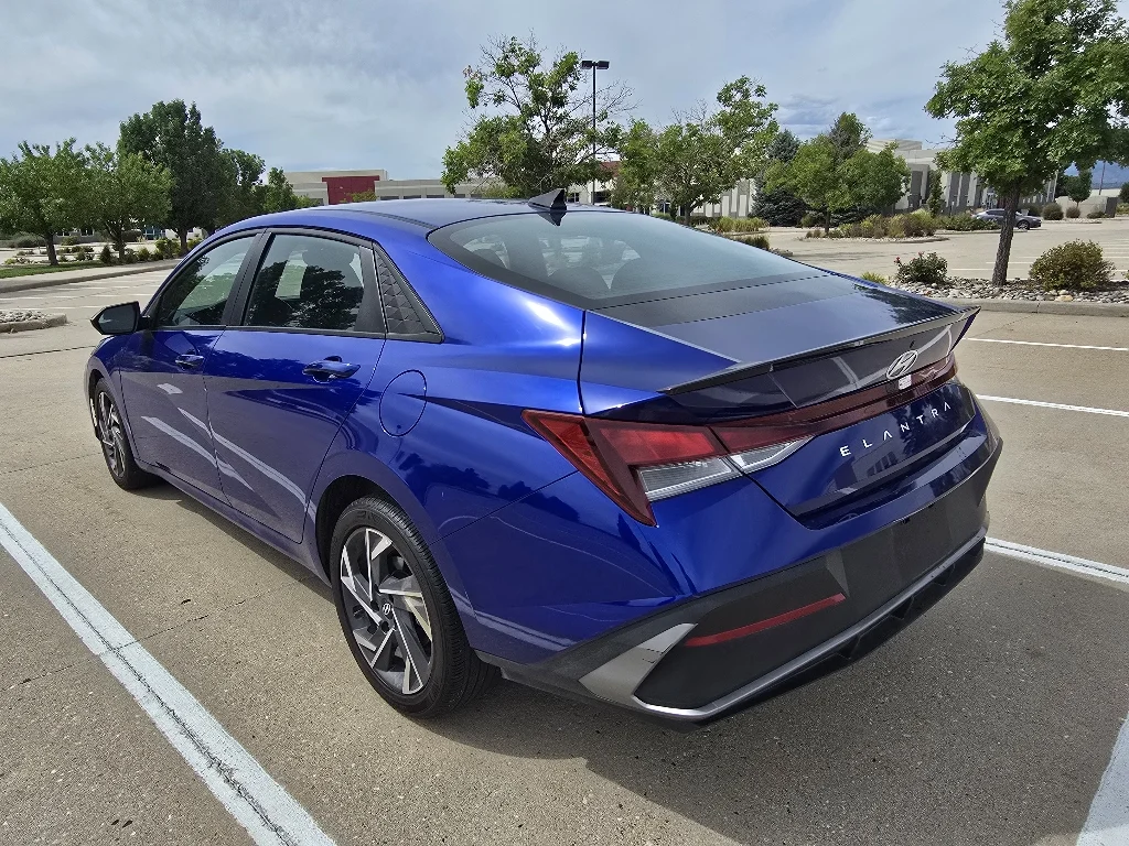 Used 2025 Intense Blue Hyundai SEL Sport image 3