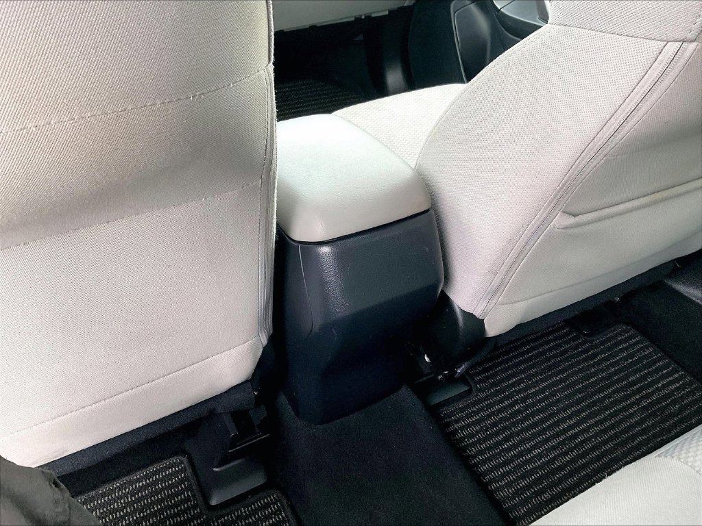 Used 2018 Gray Subaru 2.5i Premium image 28