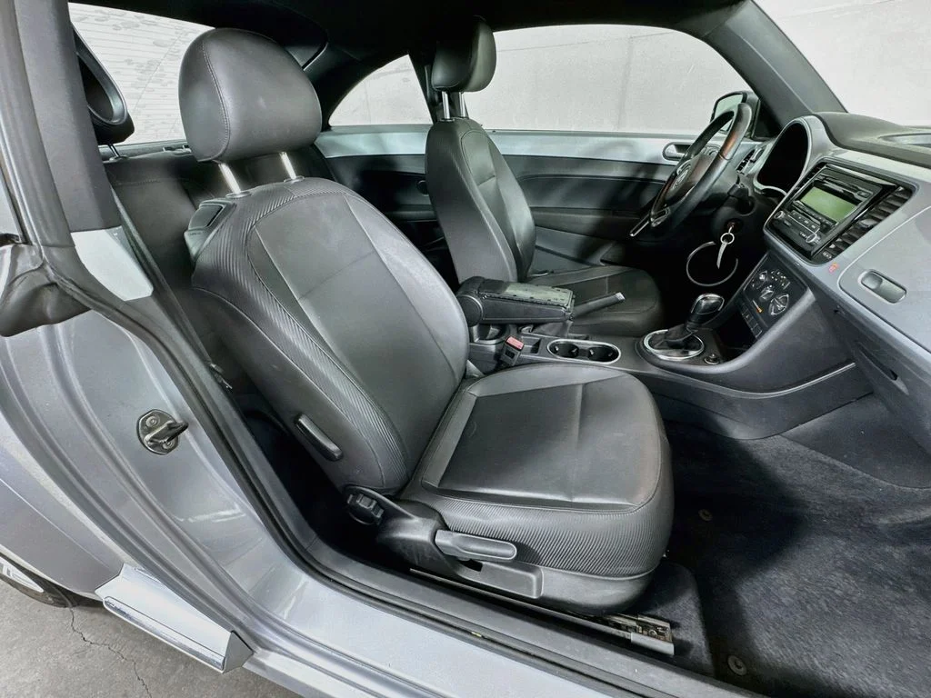 Used 2014 Silver Volkswagen 2.5L image 31