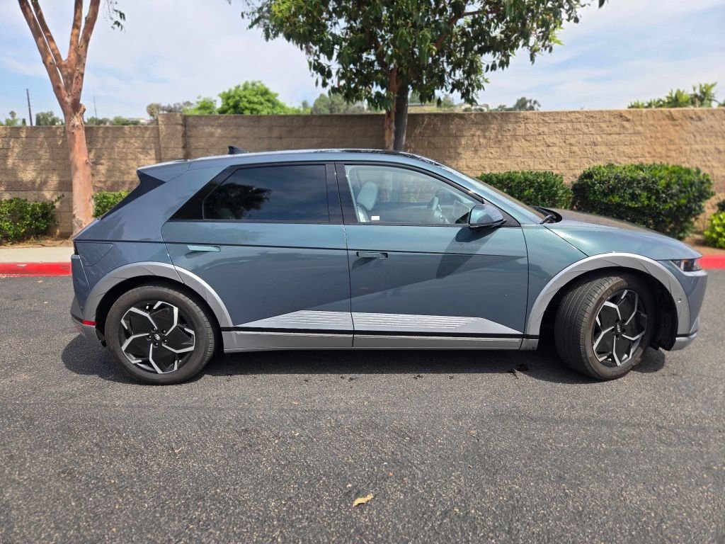 Used 2024 Green Hyundai Limited image 6