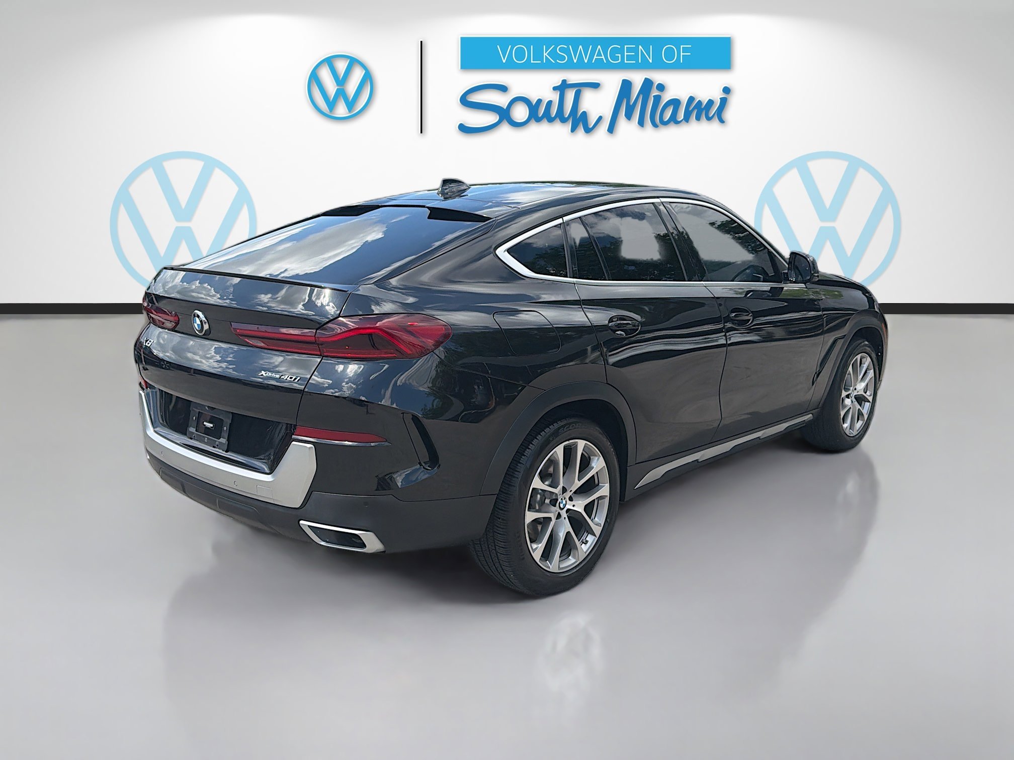 Used 2022 Black Sapphire Metallic BMW xDrive40i image 7