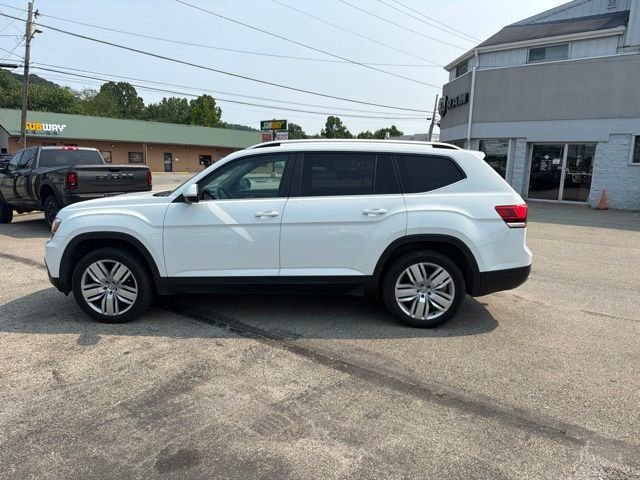 Used 2019 White Volkswagen 3.6L V6 SE image 2